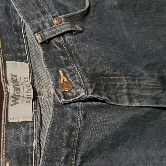 NWOT Wrangler Authentic's: Men's Regular Fit 100% Cotton Jean, Storm, 36x30 - Picture 2 of 5